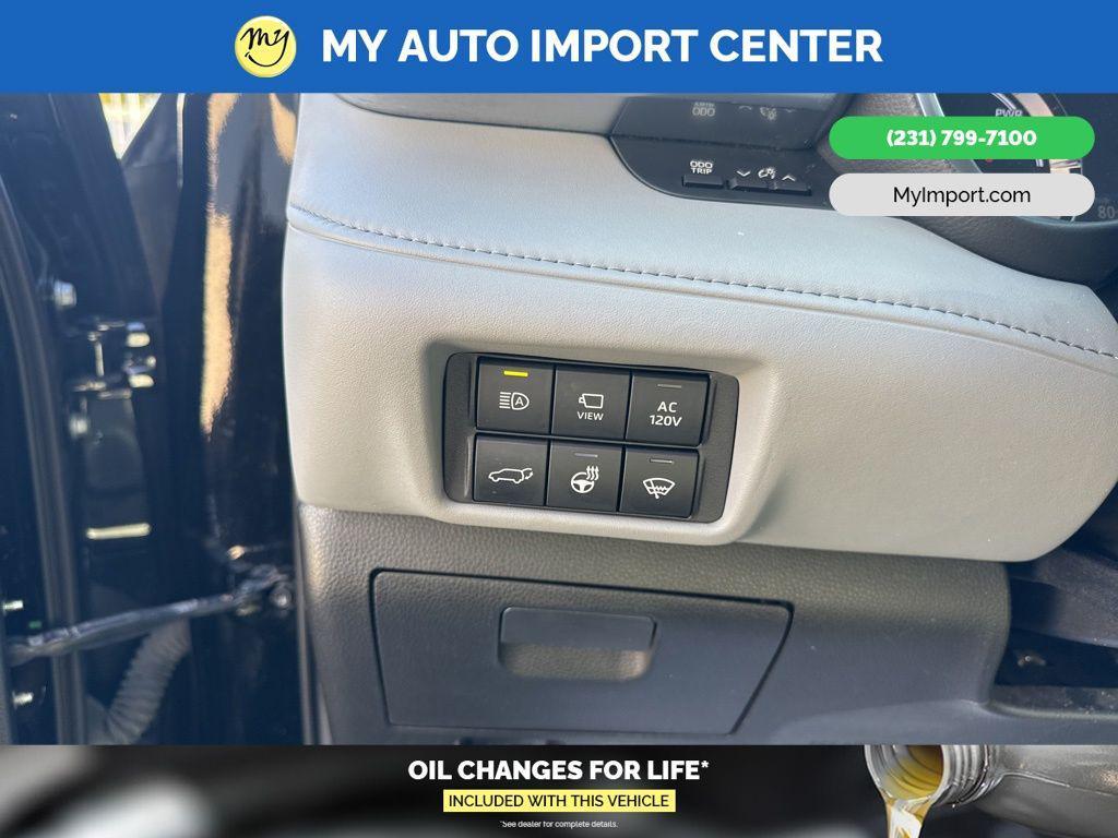 used 2020 Toyota Highlander Hybrid car, priced at $35,185