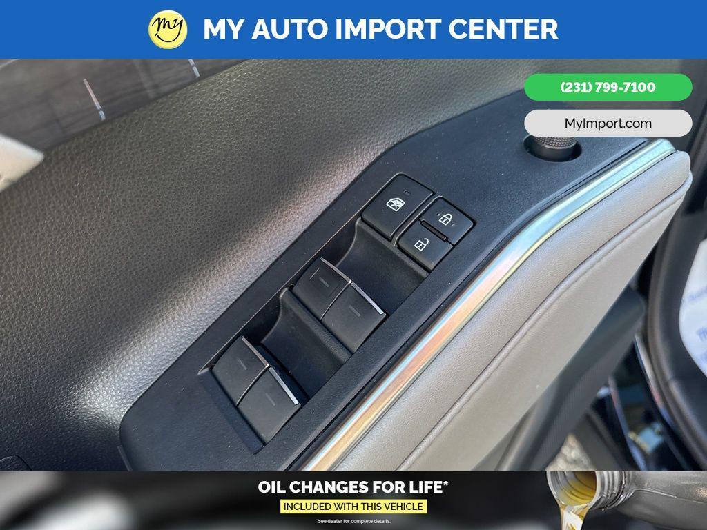 used 2020 Toyota Highlander Hybrid car, priced at $35,185