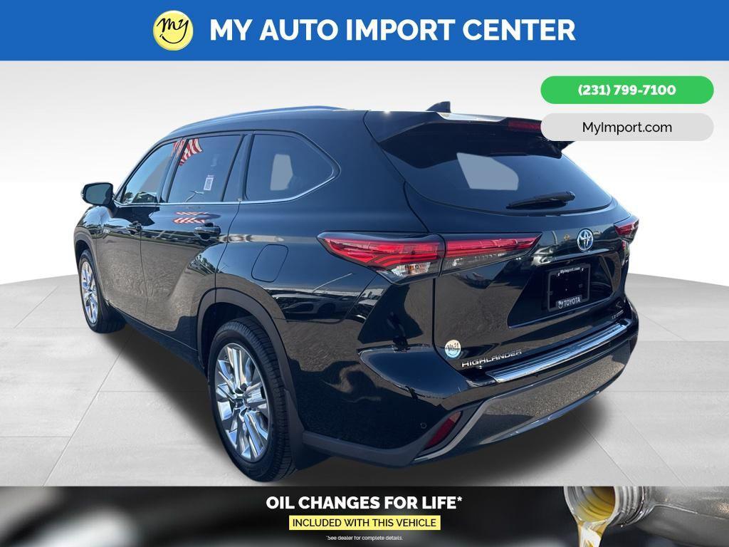 used 2020 Toyota Highlander Hybrid car, priced at $35,185