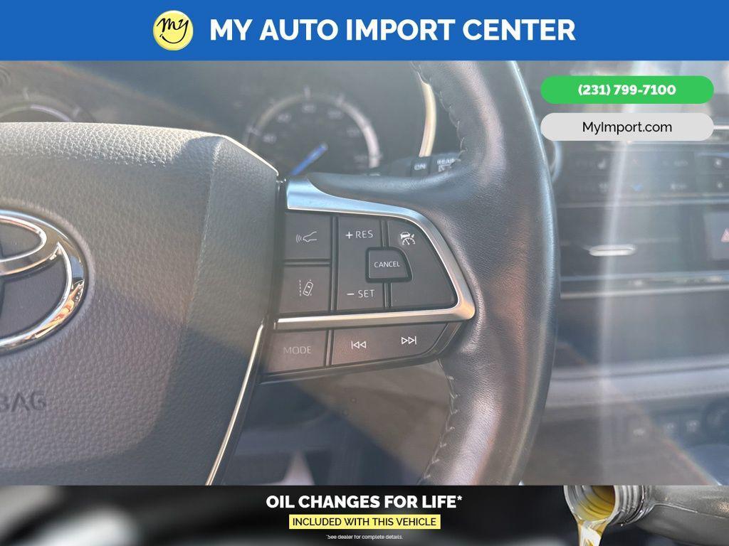 used 2020 Toyota Highlander Hybrid car, priced at $35,185