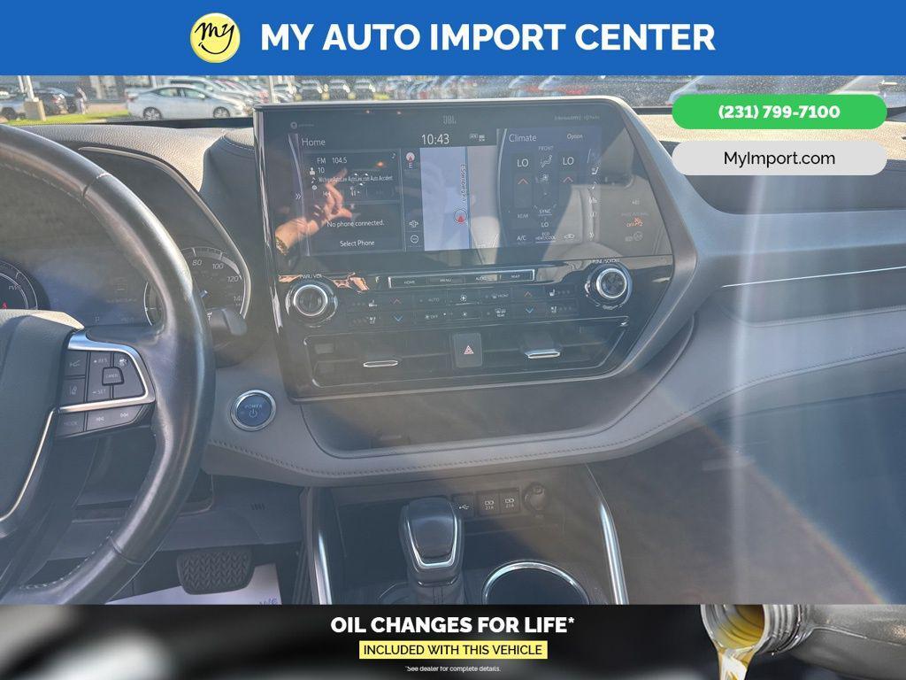 used 2020 Toyota Highlander Hybrid car, priced at $35,185