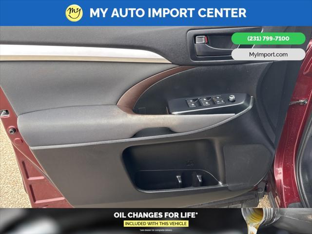 used 2019 Toyota Highlander car, priced at $29,381