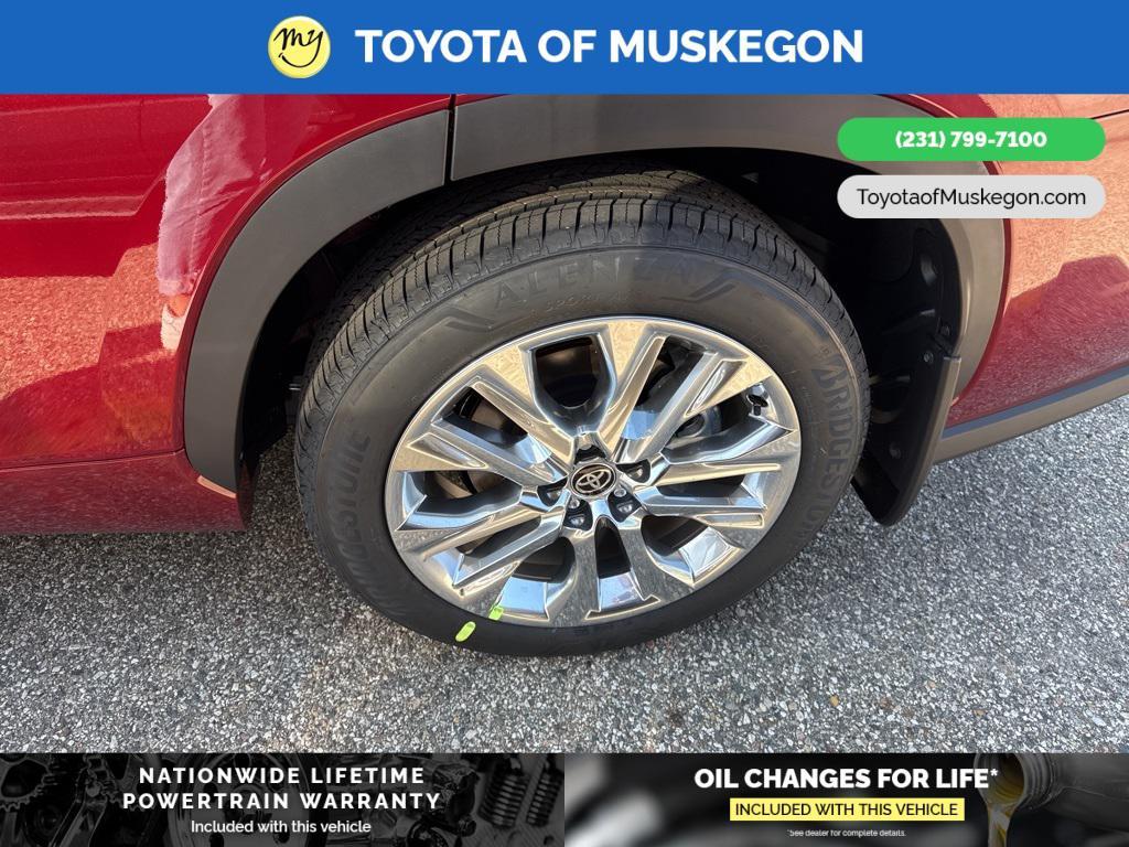 new 2025 Toyota Highlander car, priced at $53,587