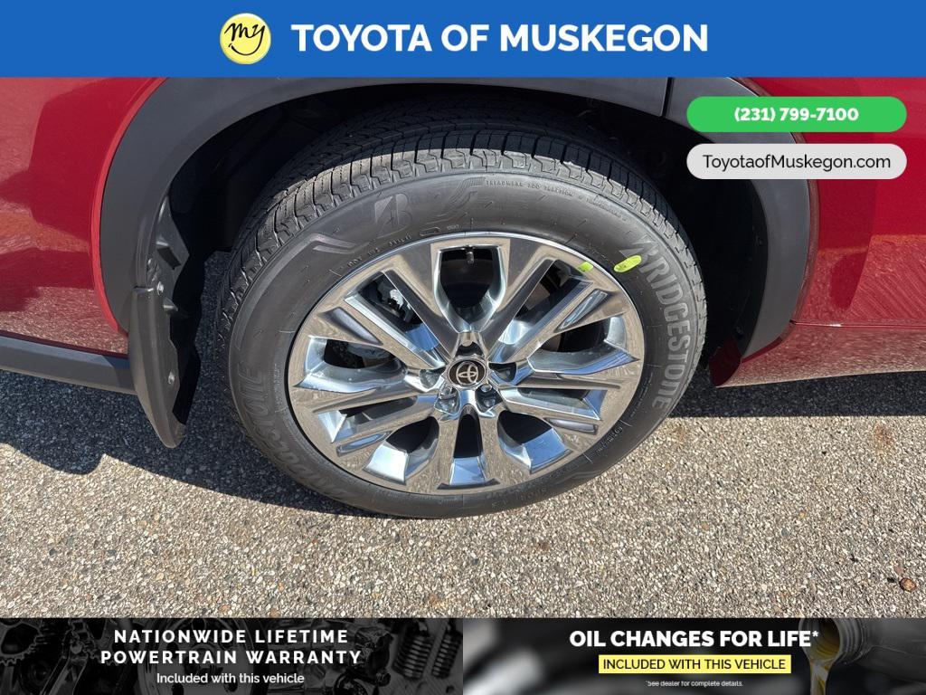 new 2025 Toyota Highlander car, priced at $53,587