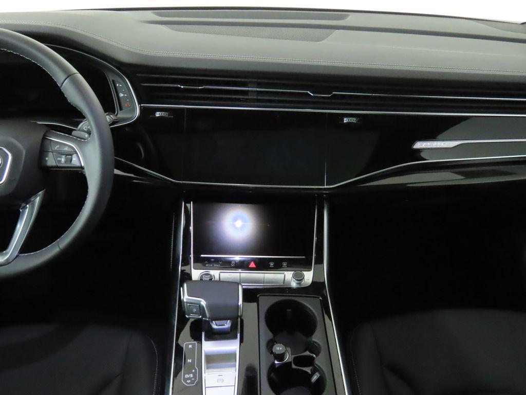 used 2025 Audi Q7 car, priced at $77,070