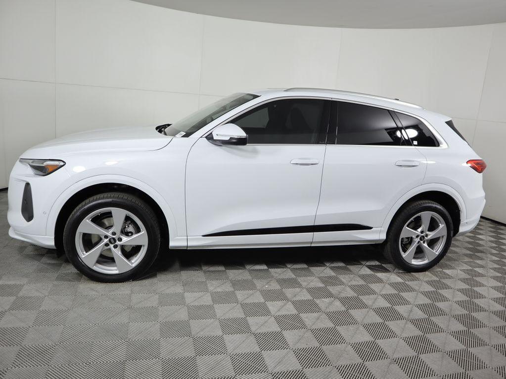 new 2025 Audi Q5 car, priced at $61,890