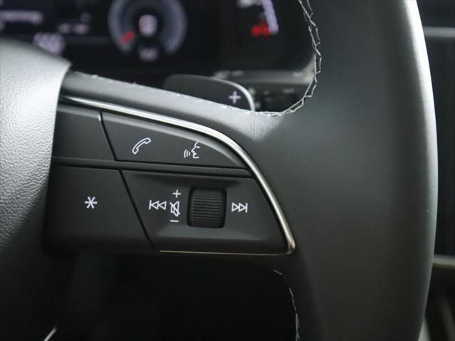new 2025 Audi Q7 car, priced at $75,070