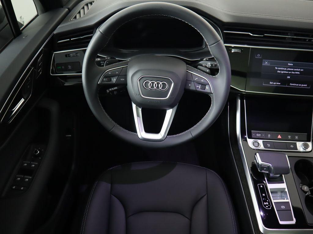 new 2025 Audi Q7 car, priced at $65,070