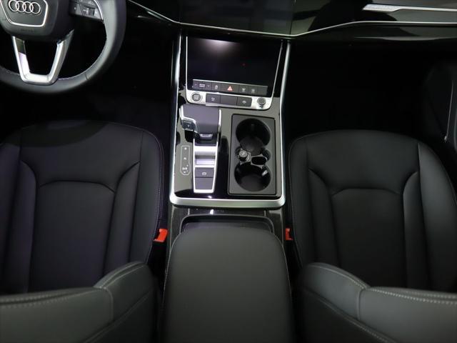 new 2025 Audi Q7 car, priced at $65,070