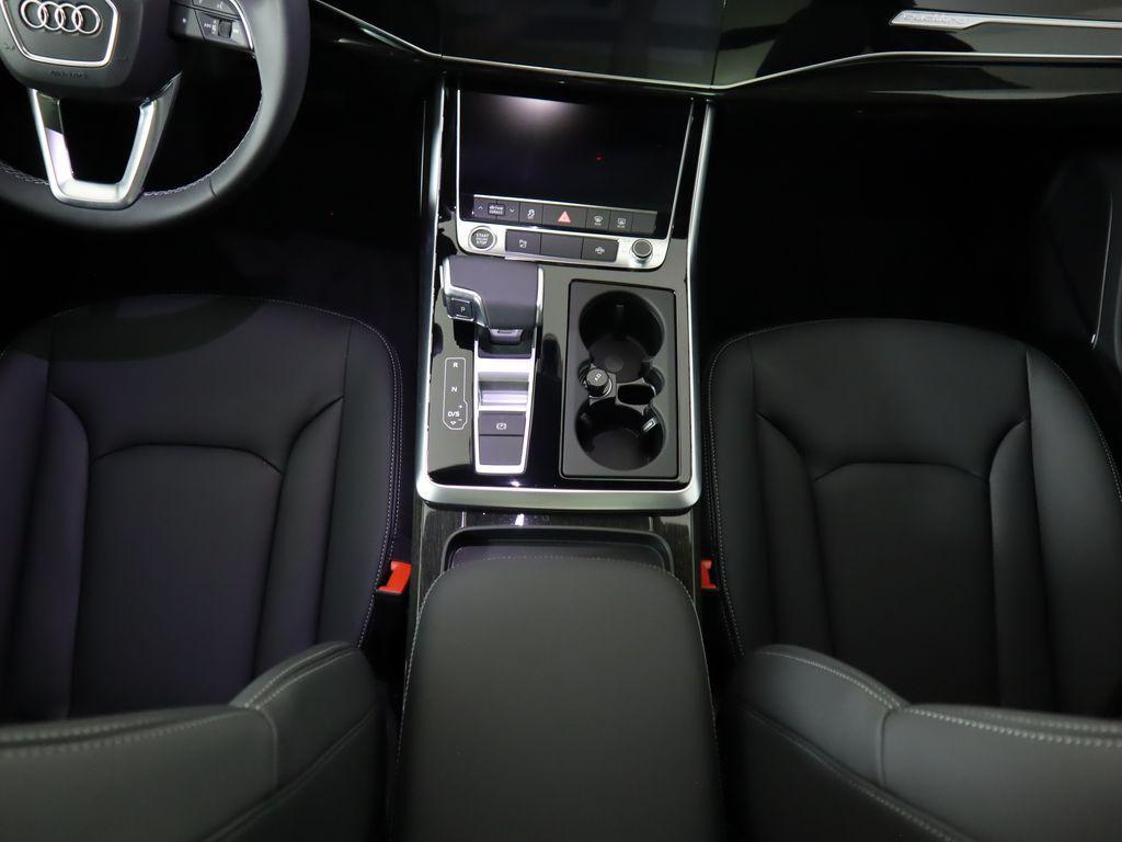 new 2025 Audi Q7 car, priced at $65,070