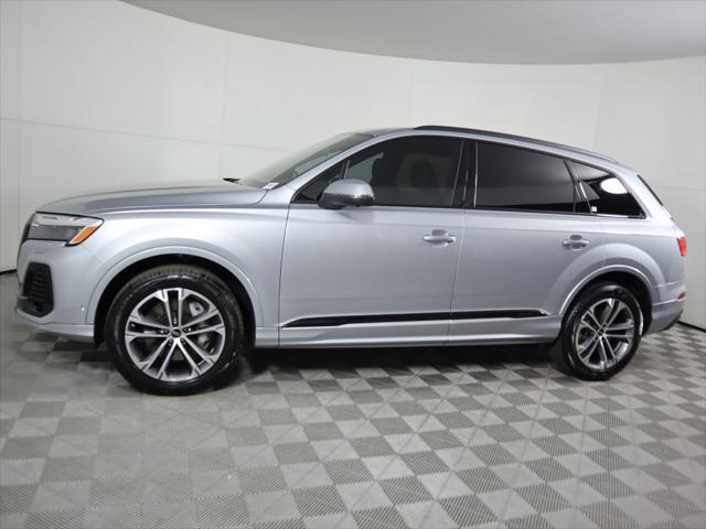 new 2025 Audi Q7 car, priced at $65,070