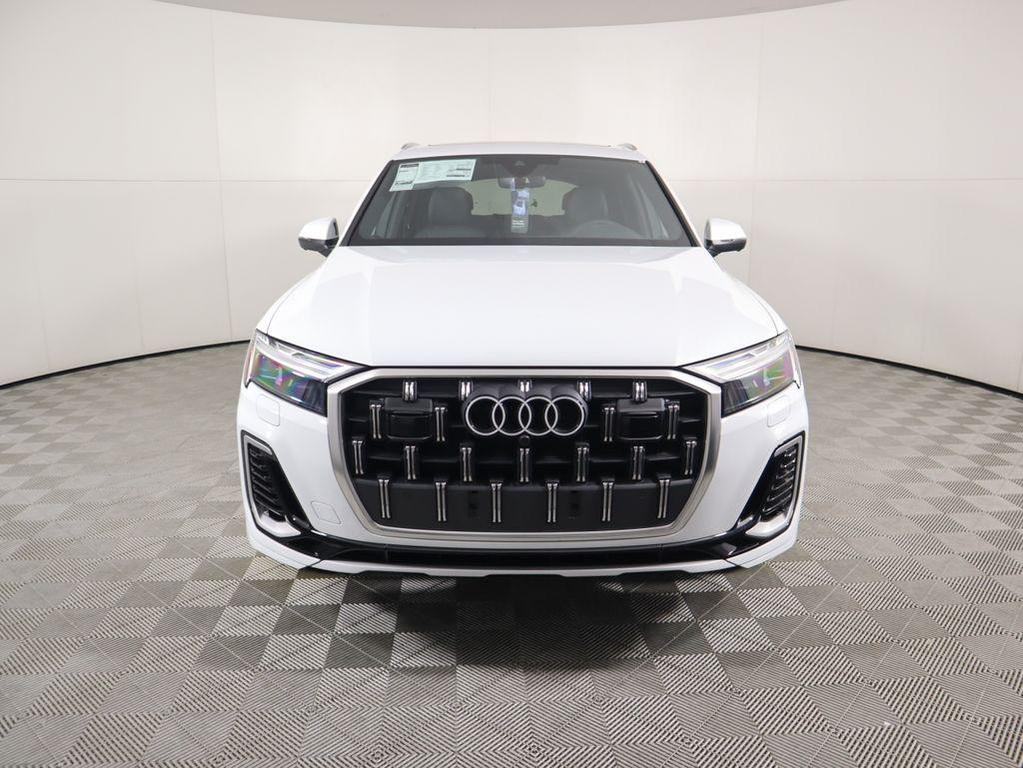 new 2025 Audi Q7 car, priced at $76,170