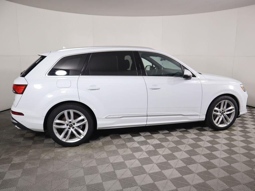 new 2025 Audi Q7 car, priced at $76,170