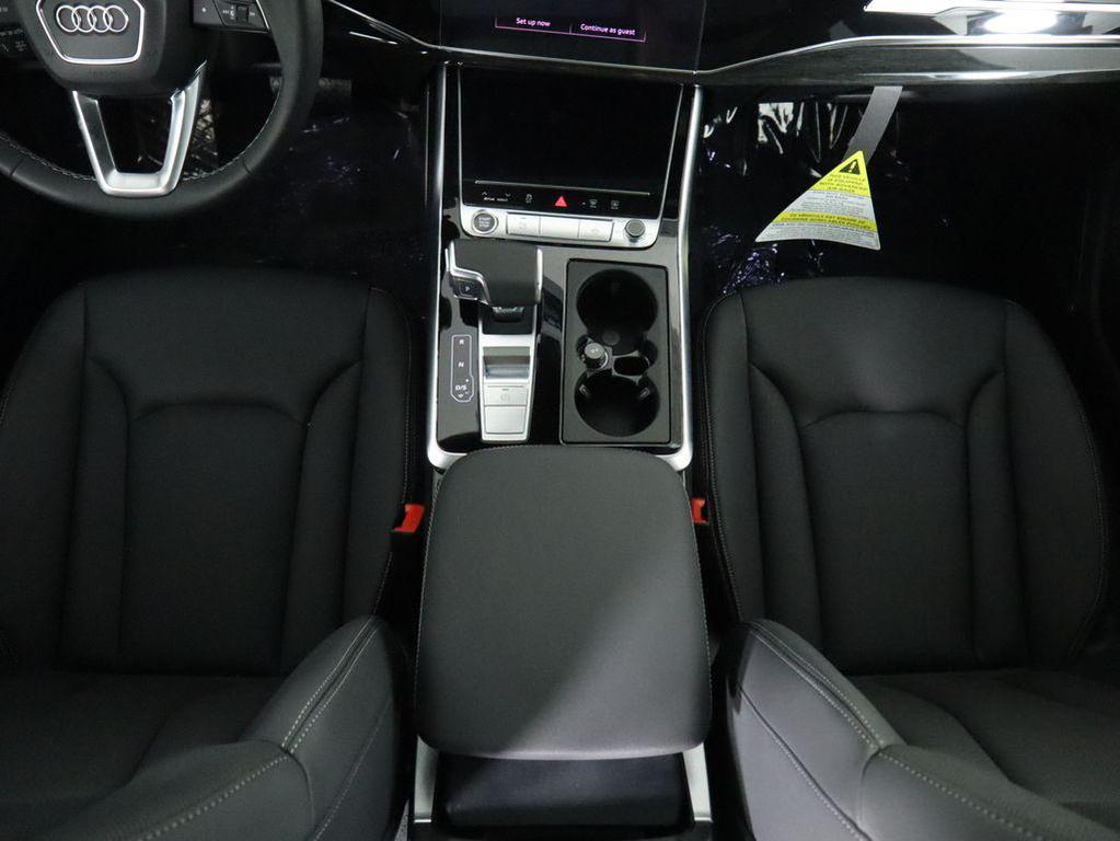 new 2025 Audi Q7 car, priced at $76,170