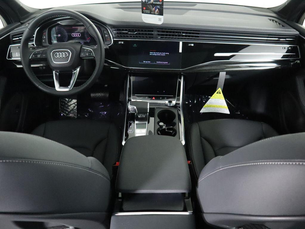 new 2025 Audi Q7 car, priced at $76,170