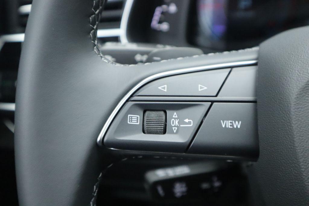 new 2025 Audi Q7 car, priced at $83,695