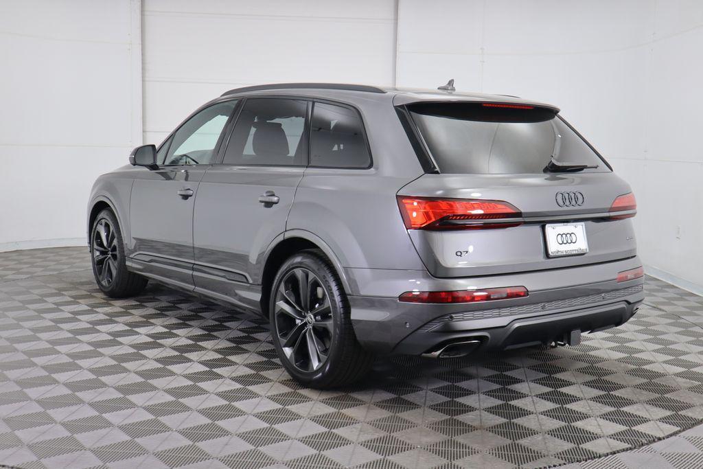 new 2025 Audi Q7 car, priced at $83,695