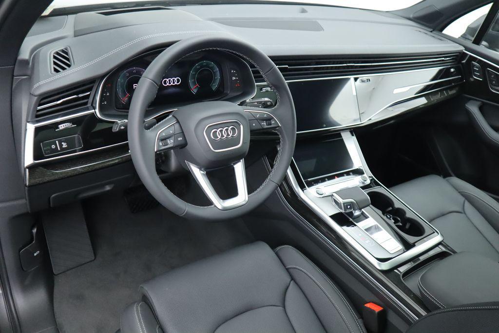 new 2025 Audi Q7 car, priced at $83,695