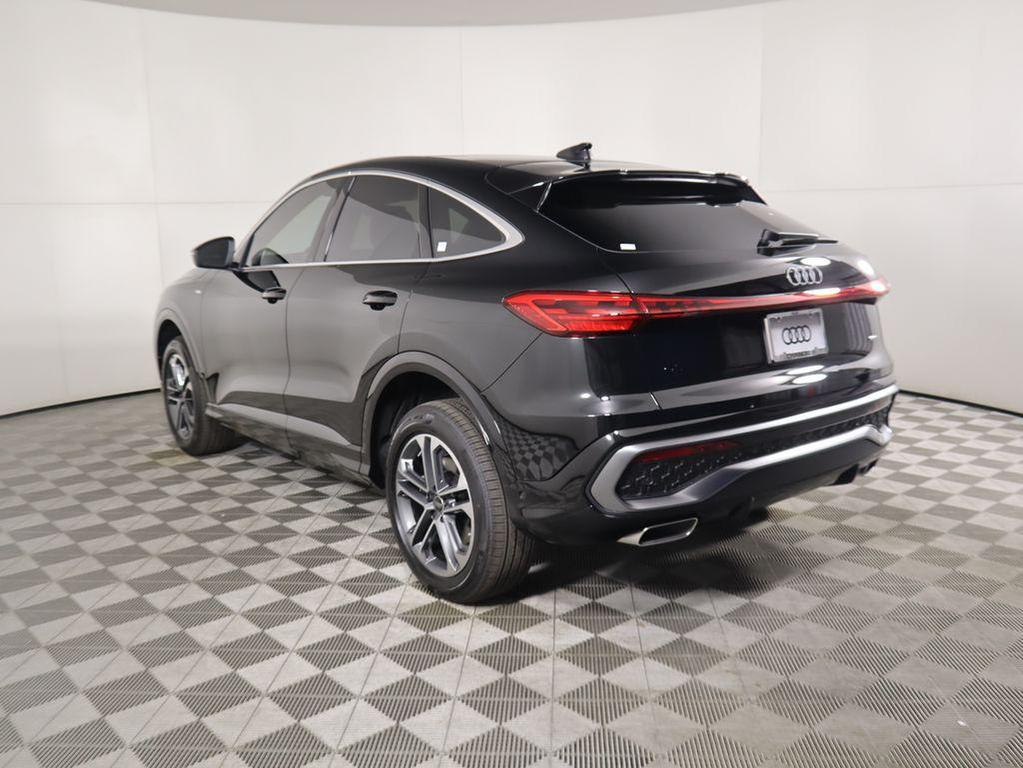 new 2025 Audi Q5 car, priced at $61,590
