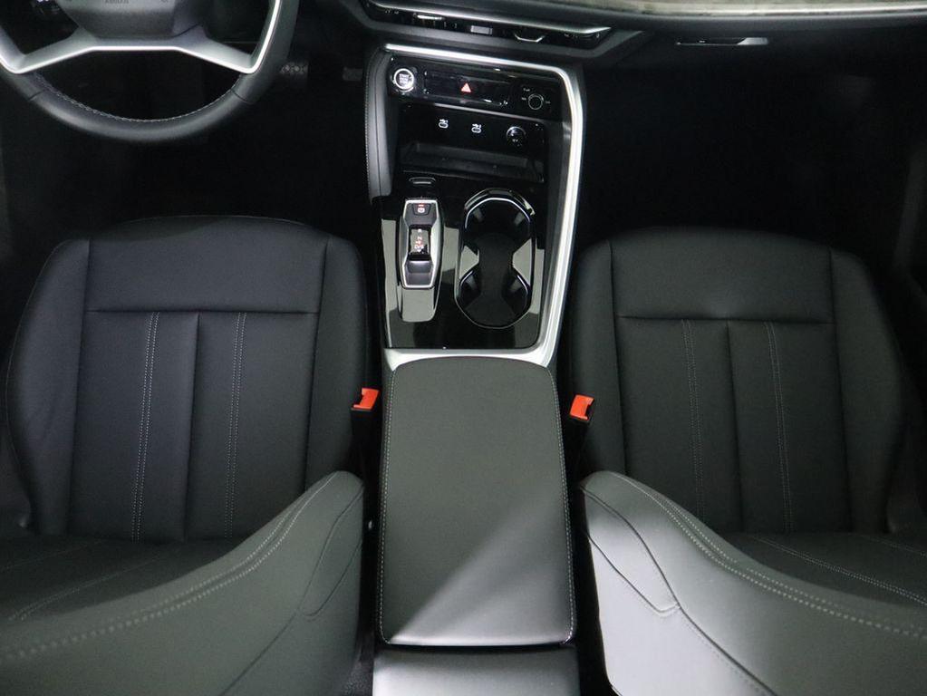 new 2025 Audi Q5 car, priced at $61,590