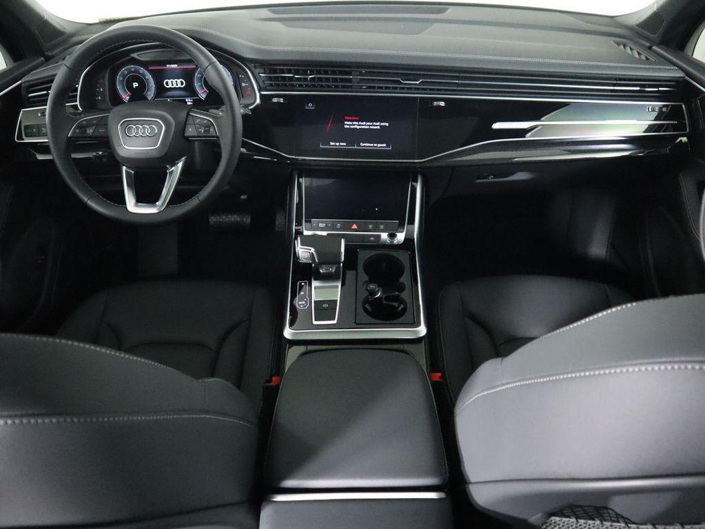 new 2025 Audi Q7 car, priced at $66,920