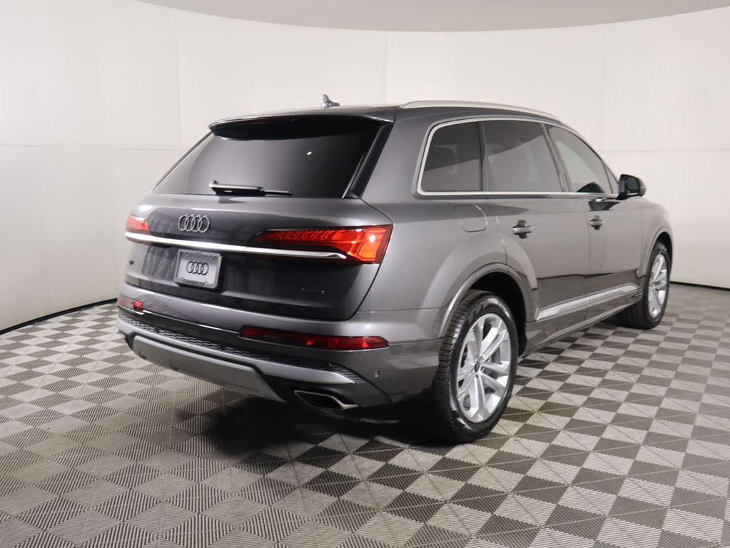 new 2025 Audi Q7 car, priced at $66,920