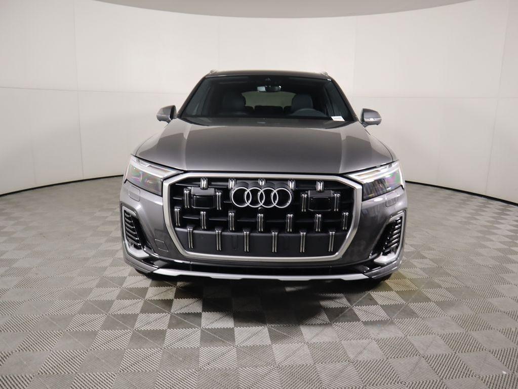 new 2025 Audi Q7 car, priced at $66,920