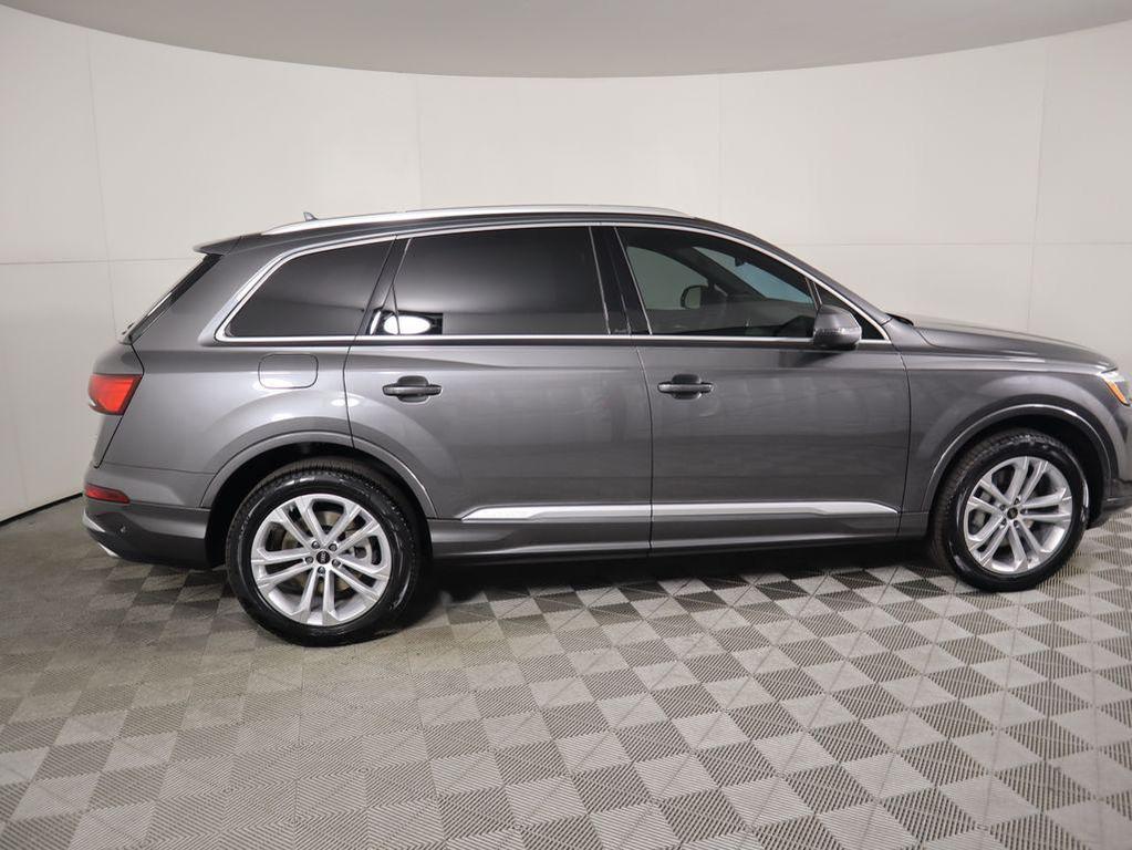 new 2025 Audi Q7 car, priced at $66,920