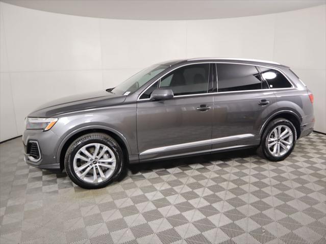 new 2025 Audi Q7 car, priced at $66,920