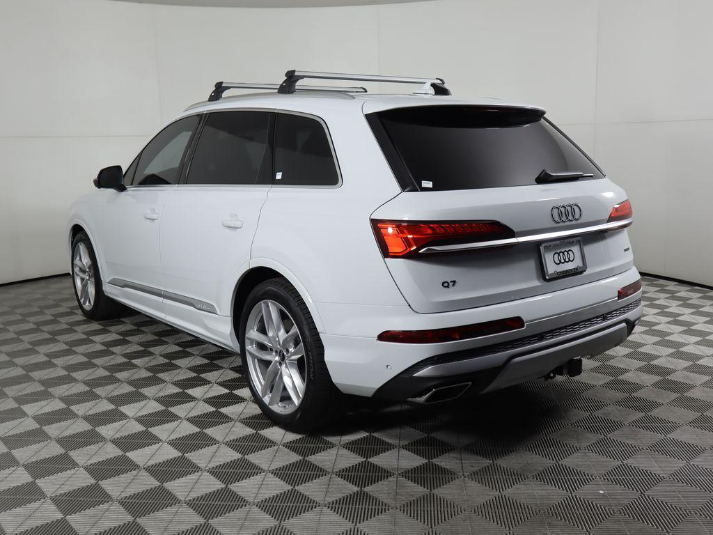 new 2025 Audi Q7 car, priced at $76,770