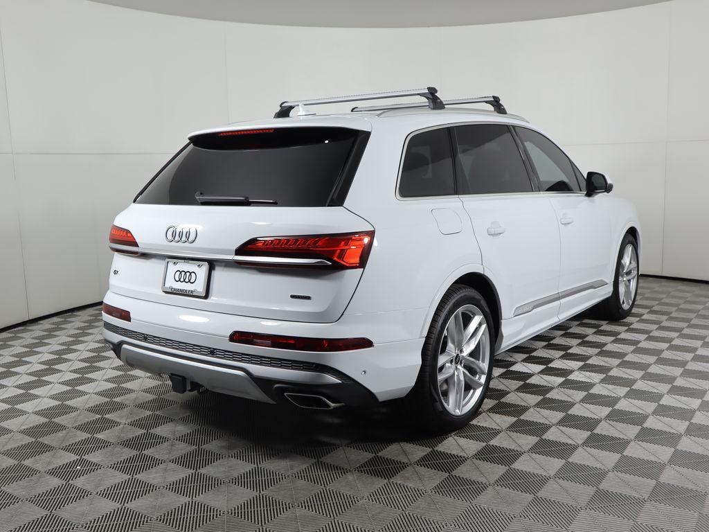 new 2025 Audi Q7 car, priced at $76,770