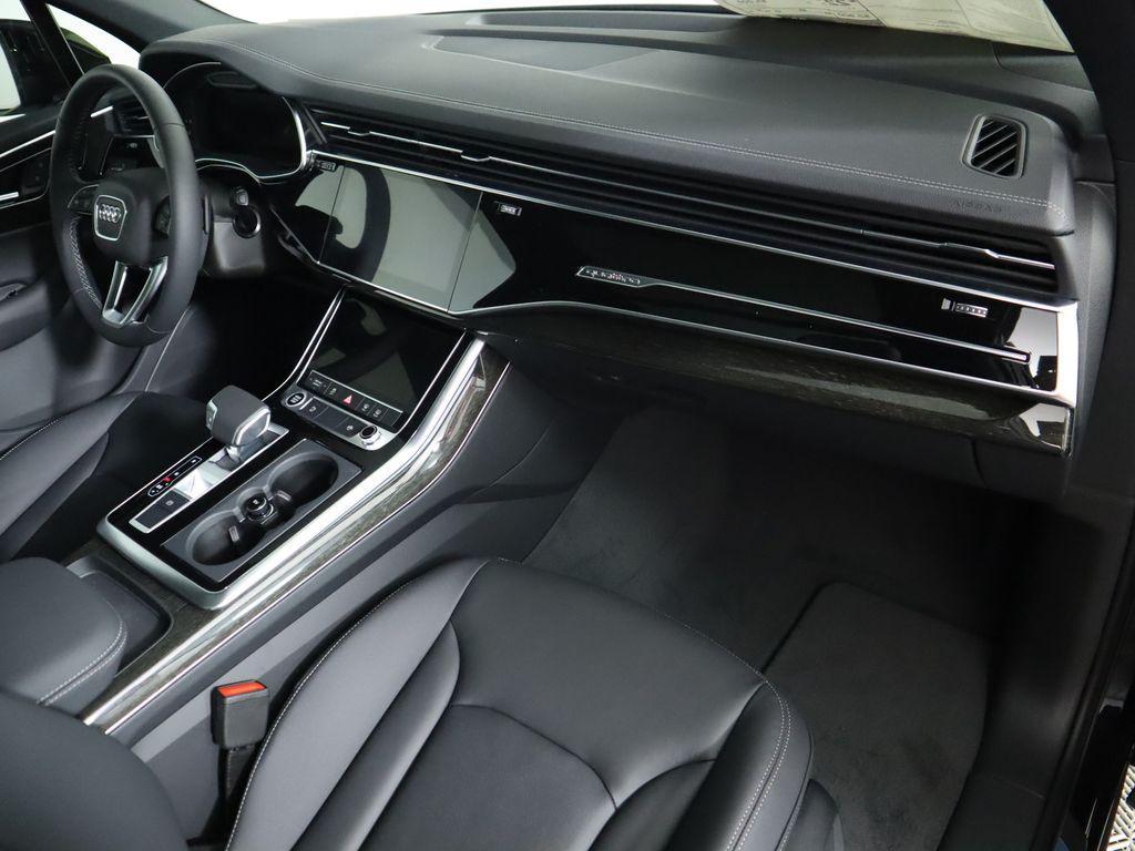 used 2025 Audi Q7 car, priced at $50,992