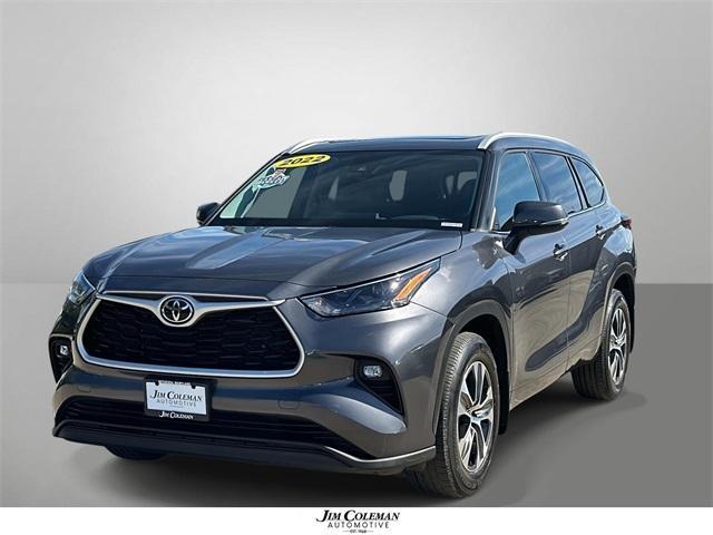 used 2022 Toyota Highlander car, priced at $31,200