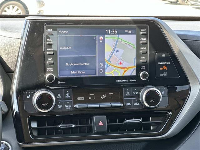 used 2022 Toyota Highlander car, priced at $31,200