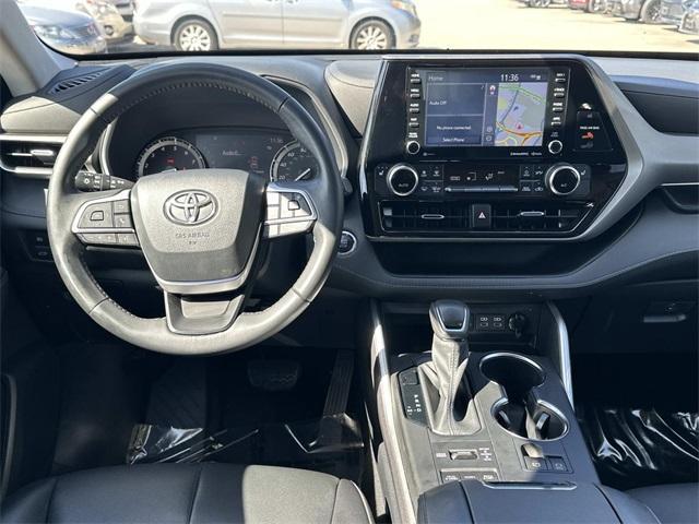 used 2022 Toyota Highlander car, priced at $31,200