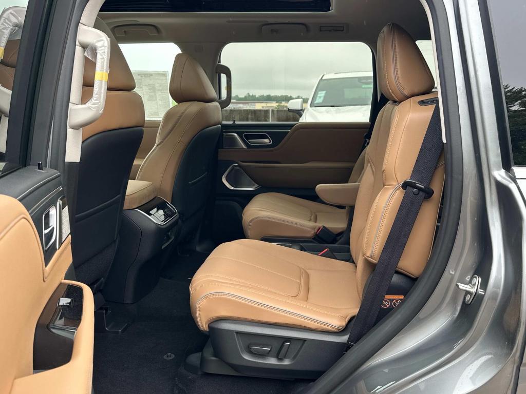 new 2025 INFINITI QX80 car, priced at $90,928
