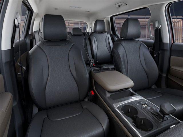 new 2025 Kia Carnival car, priced at $39,526