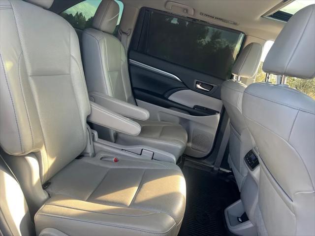 used 2019 Toyota Highlander car, priced at $25,950