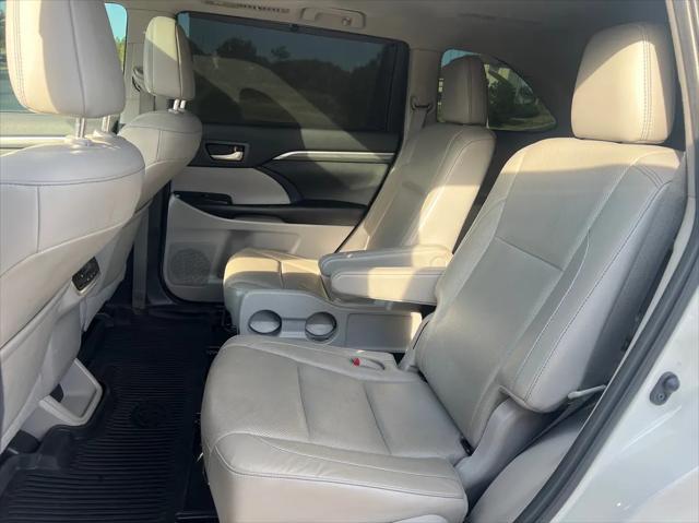 used 2019 Toyota Highlander car, priced at $25,950