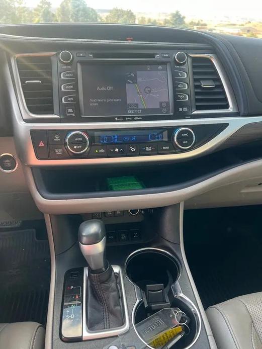 used 2019 Toyota Highlander car, priced at $25,950