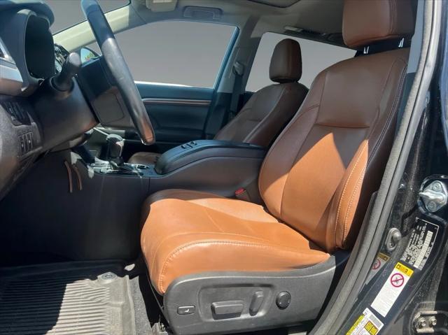 used 2017 Toyota Highlander car, priced at $28,950