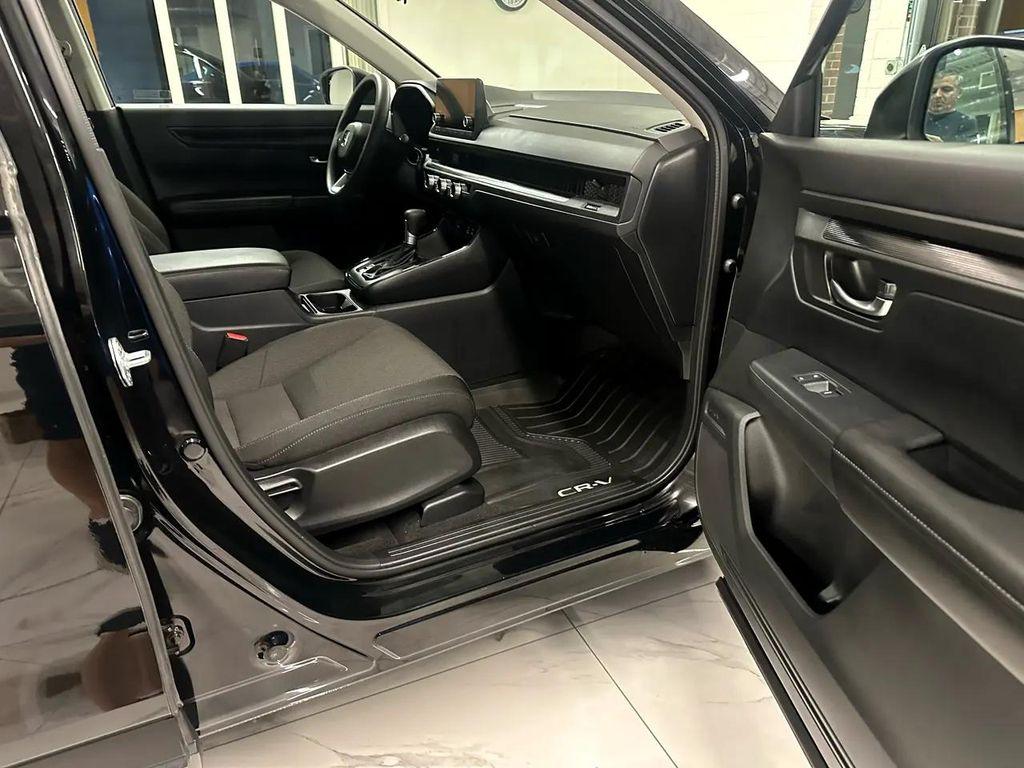 used 2025 Honda CR-V car, priced at $29,375