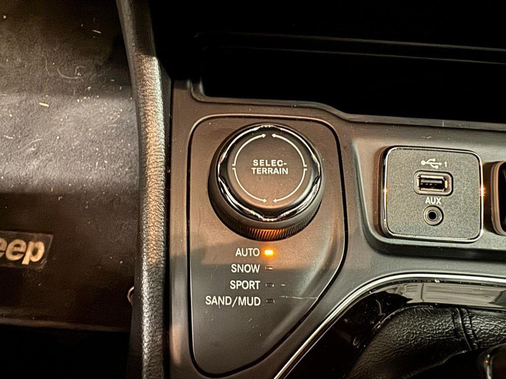 used 2019 Jeep Cherokee car, priced at $15,998