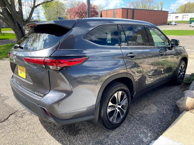 used 2021 Toyota Highlander car, priced at $28,489