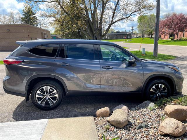 used 2021 Toyota Highlander car, priced at $28,489