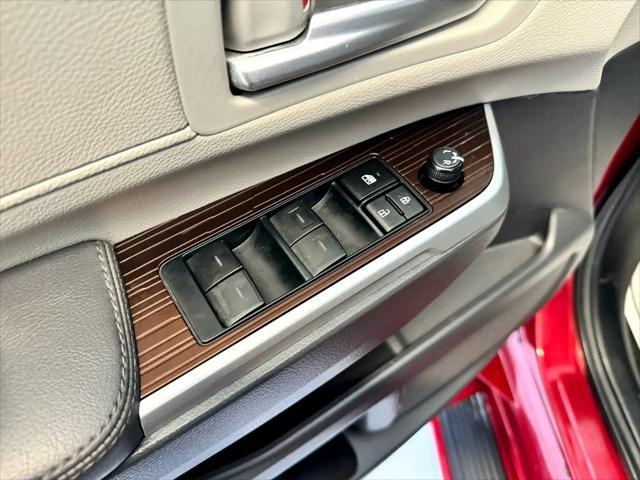 used 2023 Toyota Sienna car, priced at $52,998