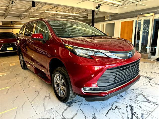 used 2023 Toyota Sienna car, priced at $52,998