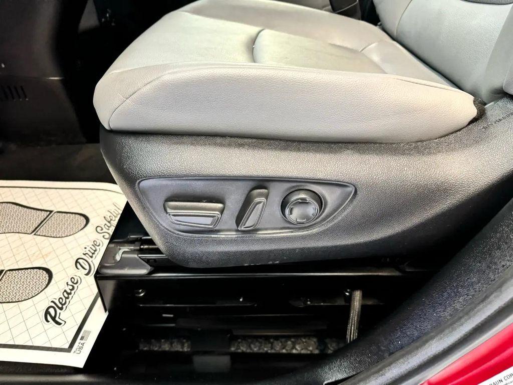 used 2023 Toyota Sienna car, priced at $43,998
