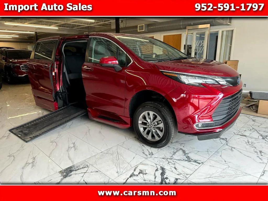 used 2023 Toyota Sienna car, priced at $43,998