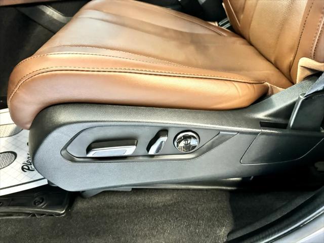 used 2022 Acura MDX car, priced at $31,995